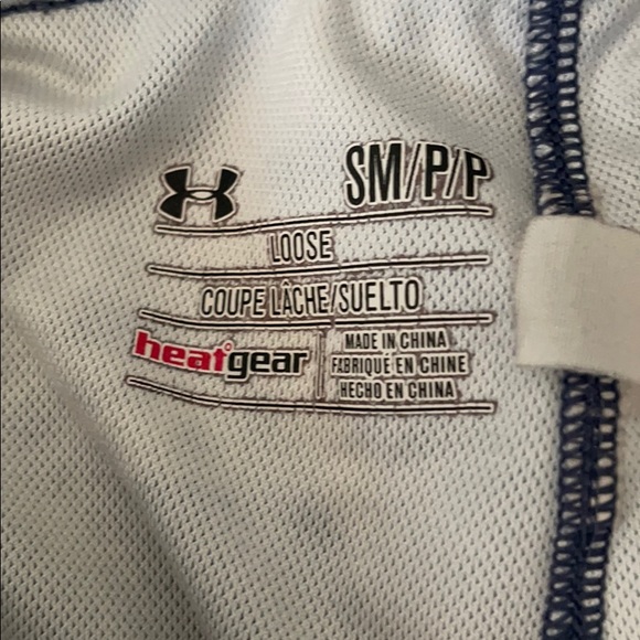 Under Armour Tie Dye Shorts for woman. - Picture 2 of 2